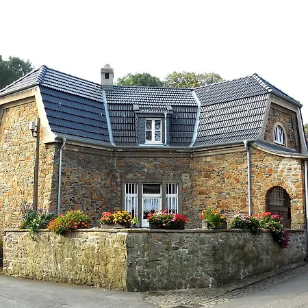 Holiday home Natursteinvilla Am Goldberg